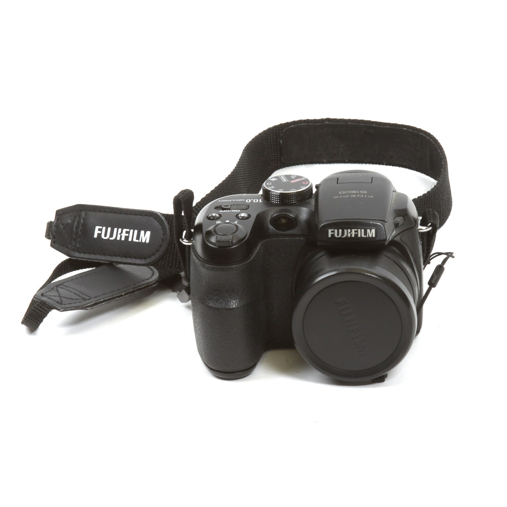 FujiFilm Finepix S1500 Digital Camera