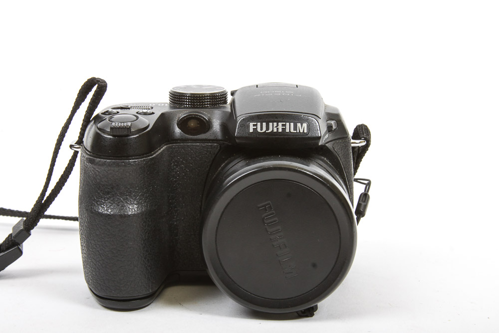 FujiFilm Finepix S1500 Digital Camera