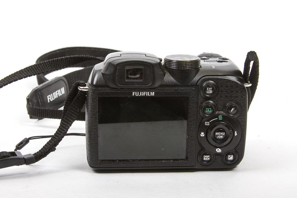 FujiFilm Finepix S1500 Digital Camera