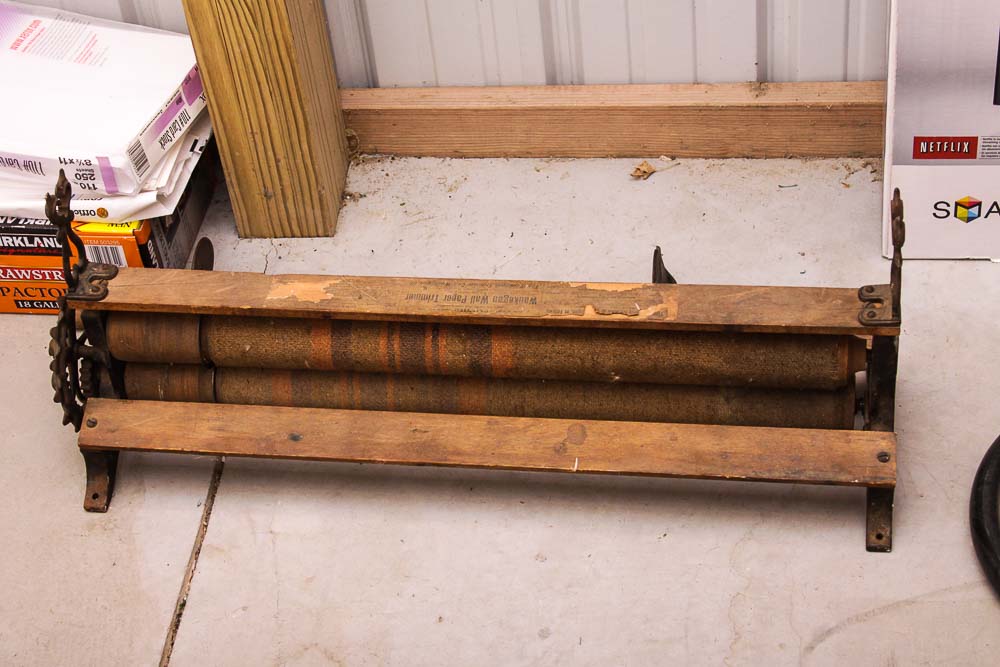 Antique Waukegan Wallpaper Trimmer
