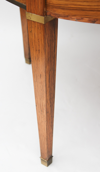 Vintage Hepplewhite Style Accent Table