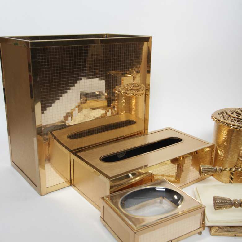 Vintage Stylebuilt Accessories Bathroom Set