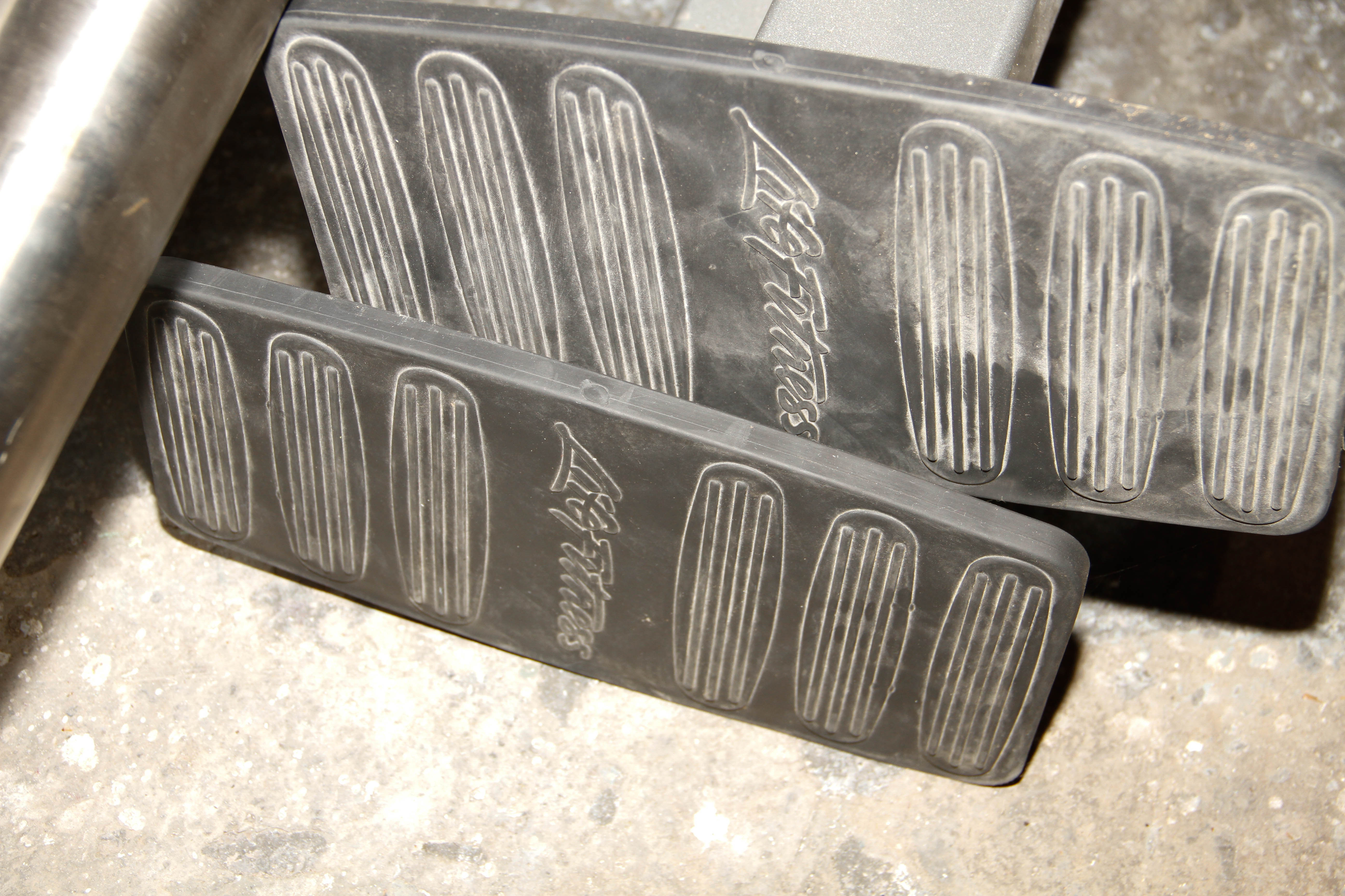 Life Fitness Assist Dip Chin Machine