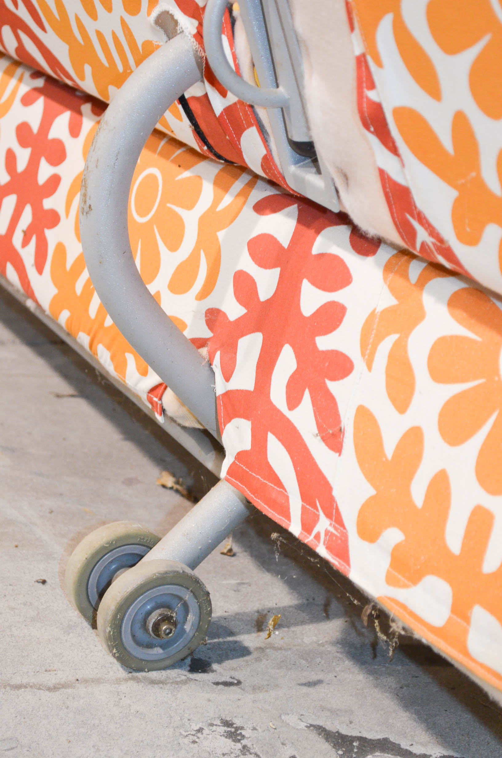 Zzofa Sofa Bed by James Irvine.