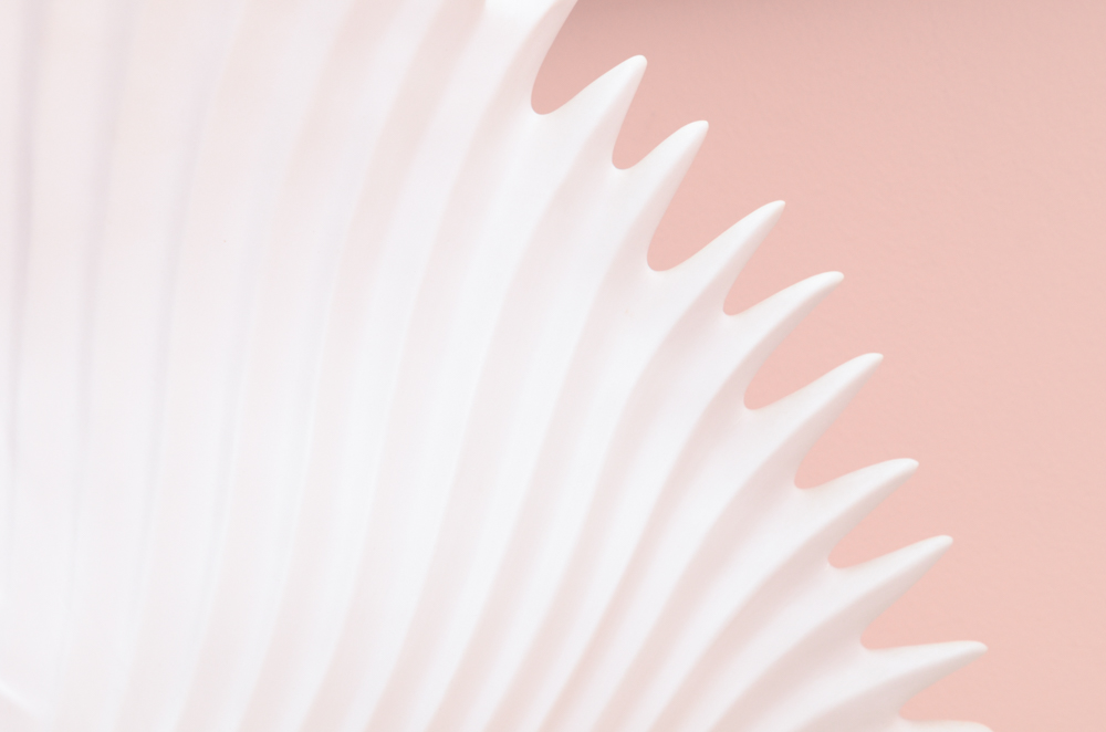 White Palmetto Leaf Accent Lamp