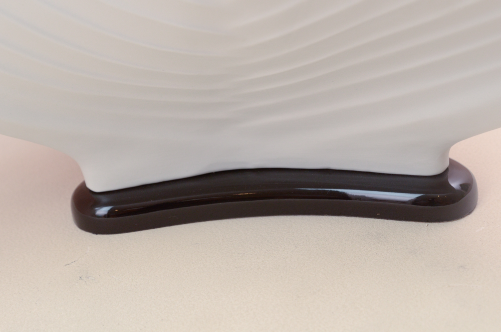 White Palmetto Leaf Accent Lamp