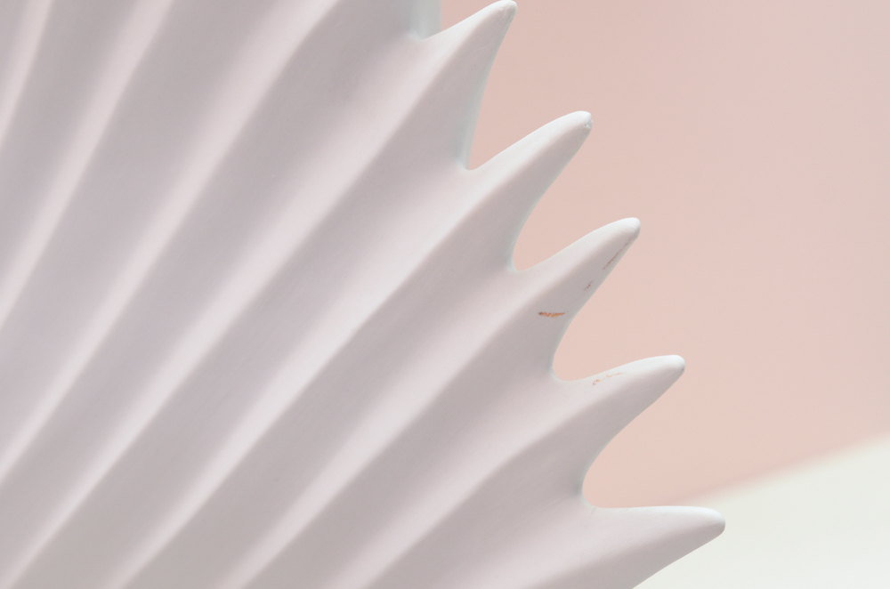 White Palmetto Leaf Accent Lamp