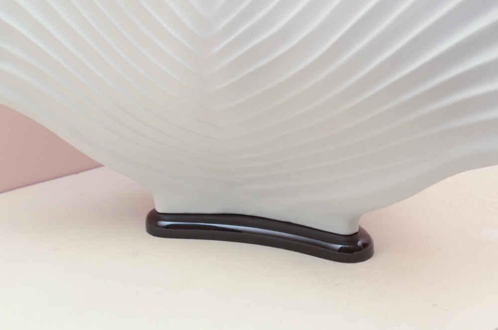 White Palmetto Leaf Accent Lamp