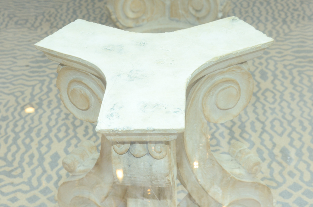 Greco-Roman Style Pedestal Glass Top Dining Table
