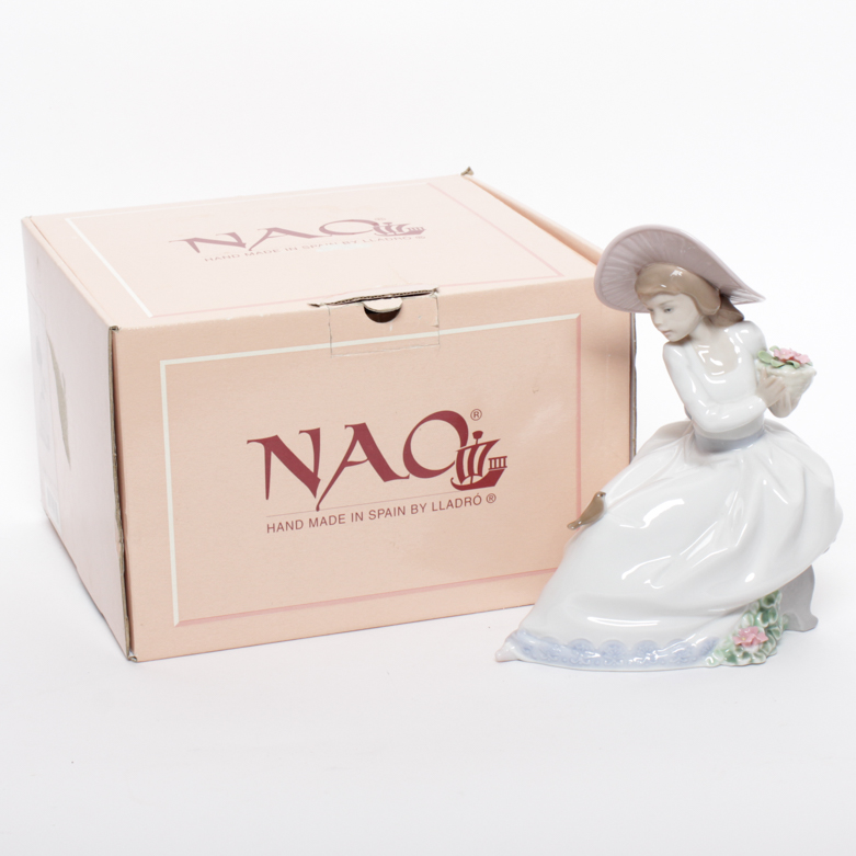 Nao by Lladro "The Nightingale's Song" Figurine