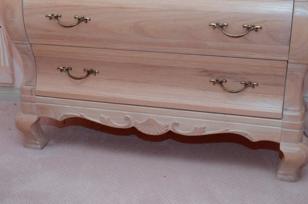 Maple Bombe Style Chest
