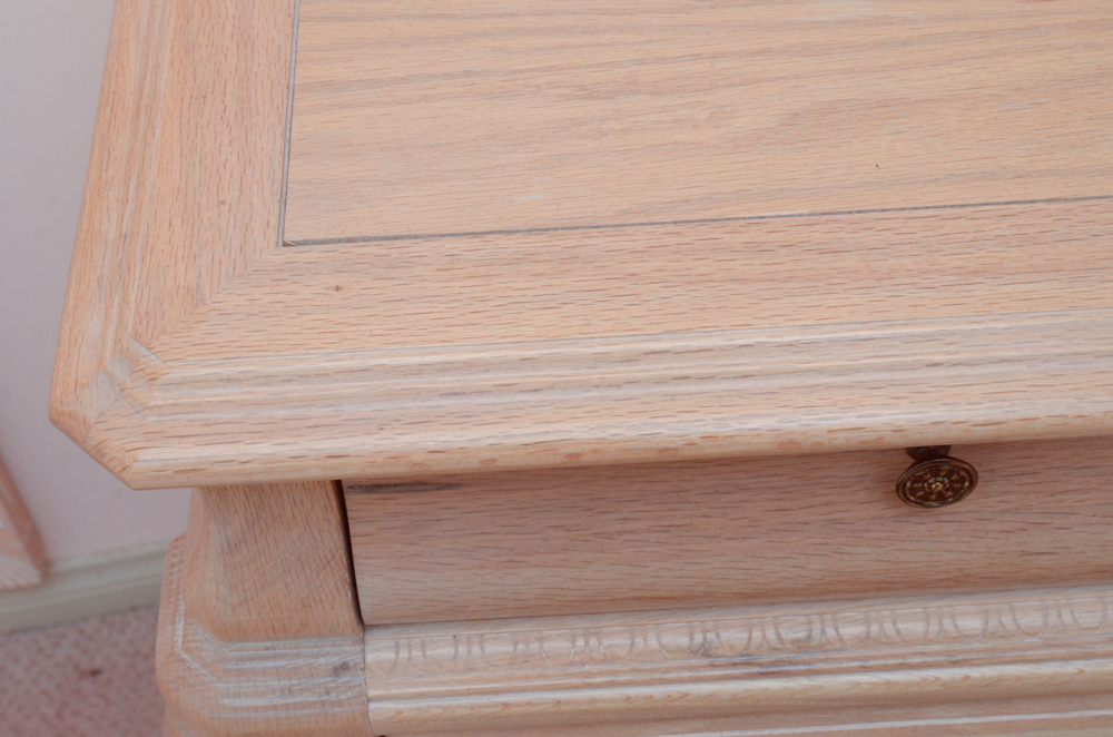 Maple Bombe Style Chest
