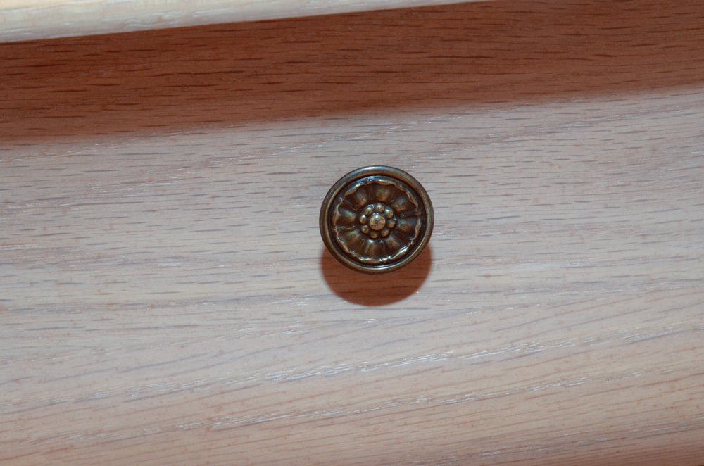 Maple Bombe Style Chest