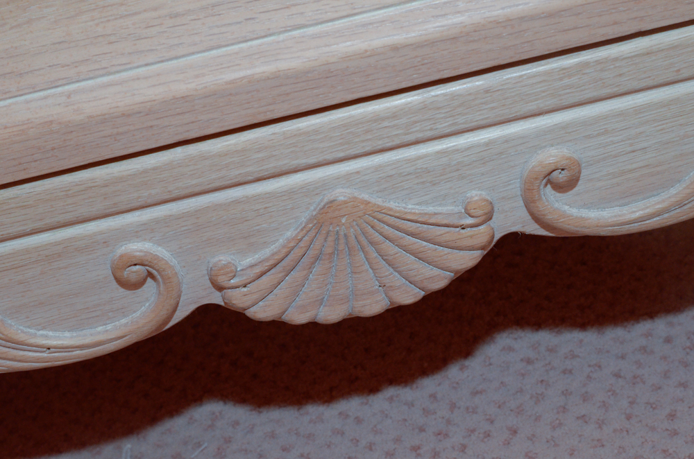 Maple Bombe Style Chest
