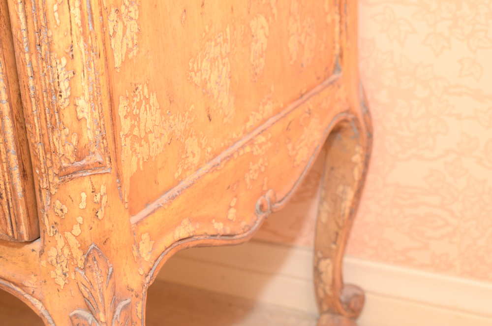 Queen Anne Style Wooden Commode