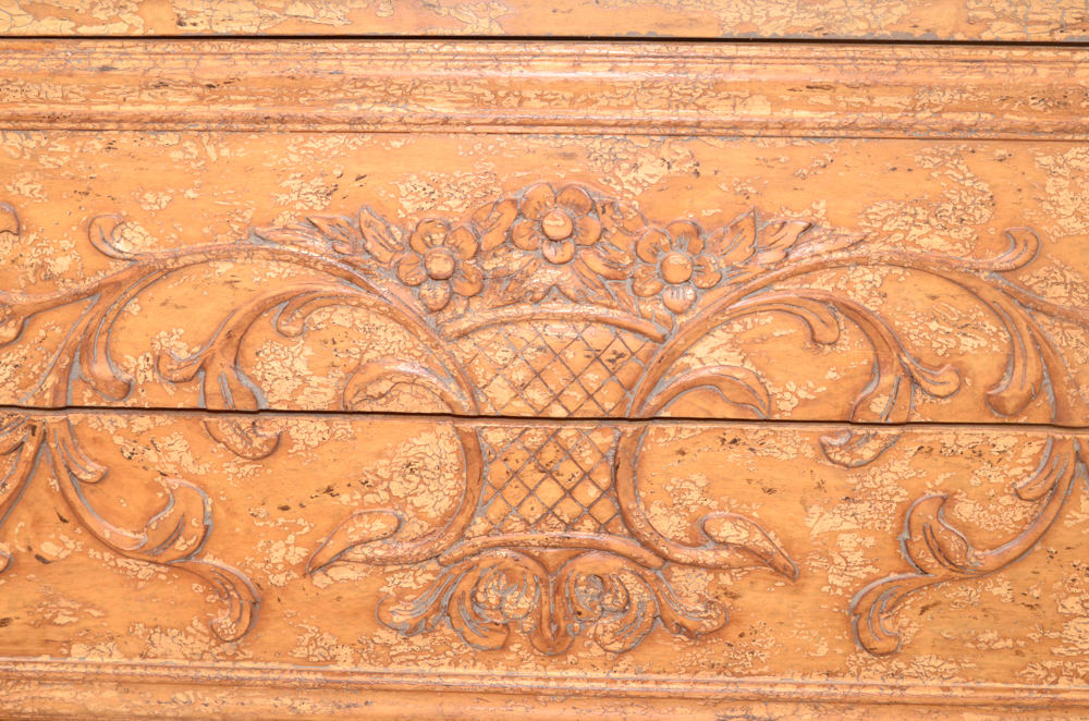 Queen Anne Style Wooden Commode