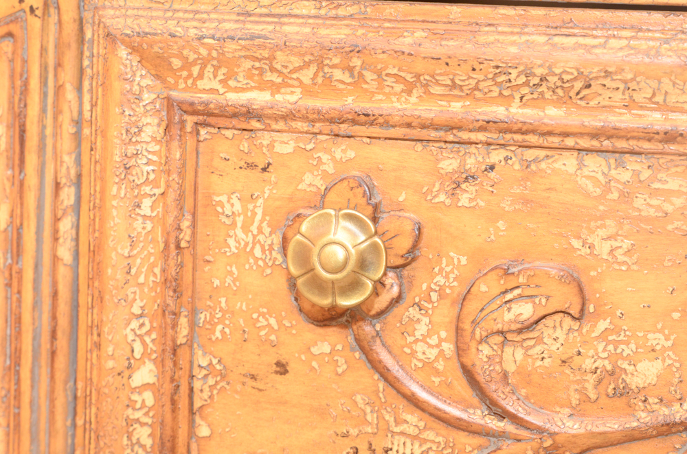Queen Anne Style Wooden Commode