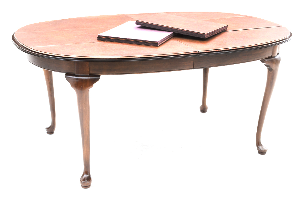 Cherry Queen Anne Style Oval Dining Table