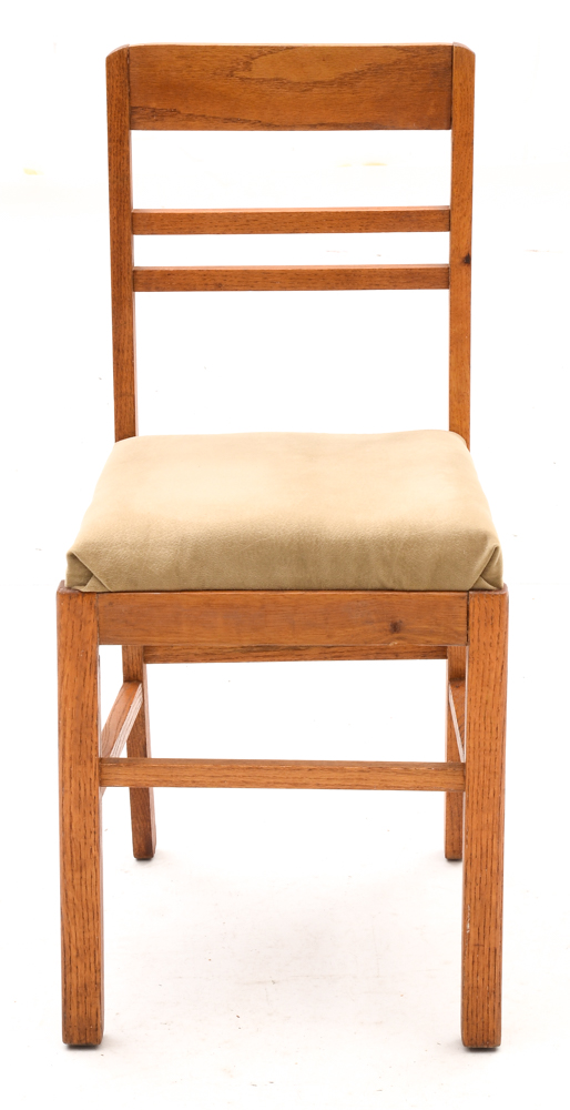 Mid-Century Oak Draw-Leaf Table and Four Chairs