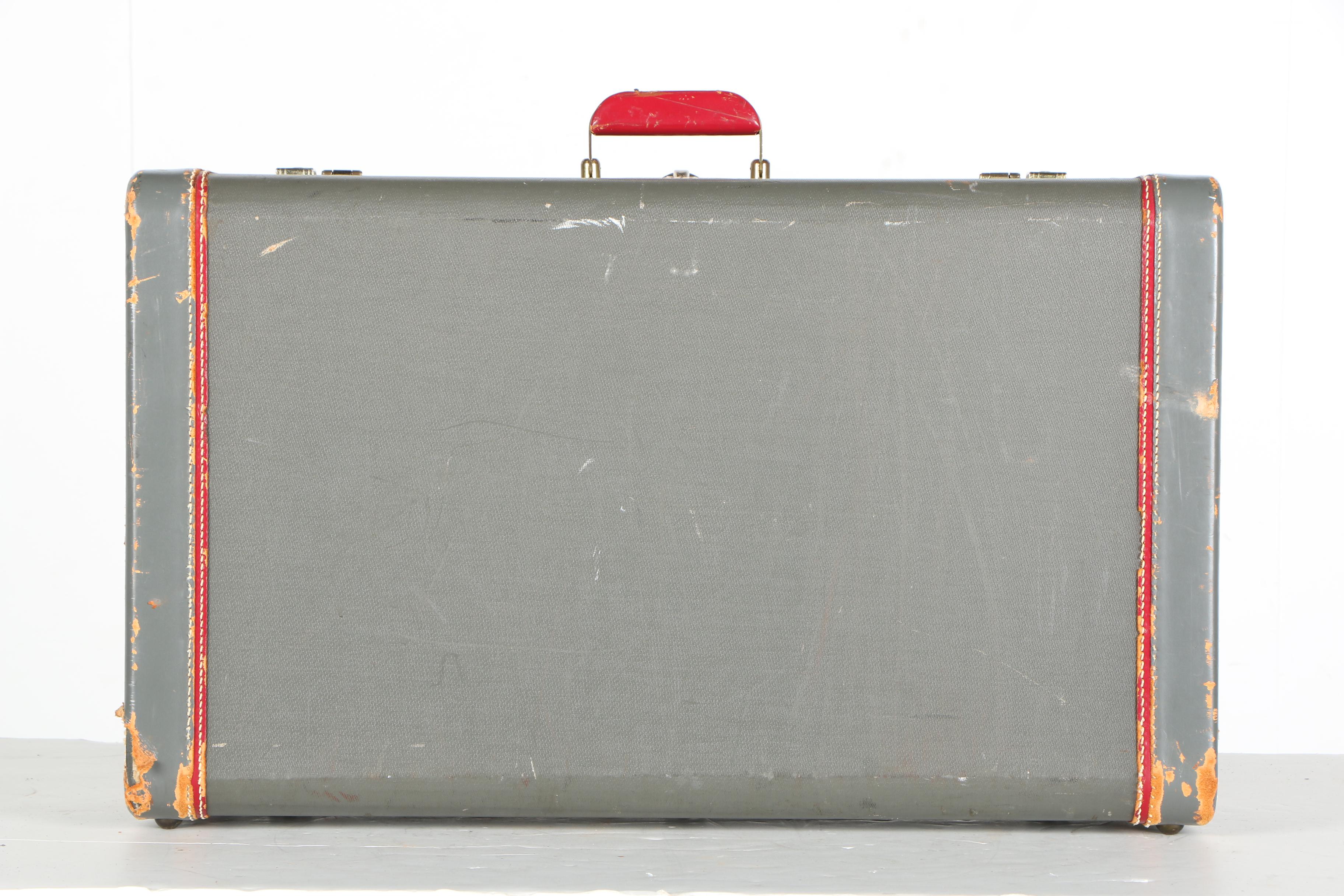 White Star Luggage Set With Plaid Suitcases