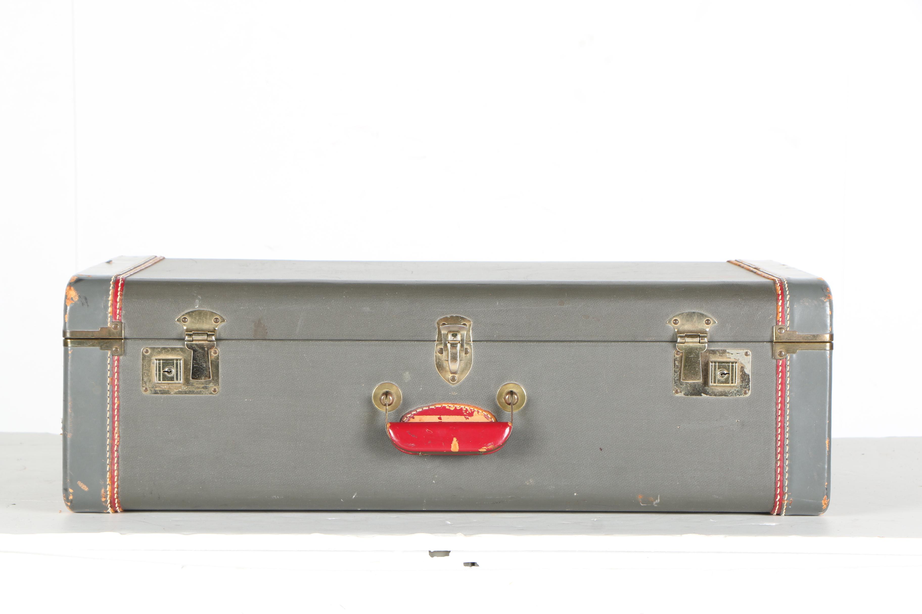 White Star Luggage Set With Plaid Suitcases