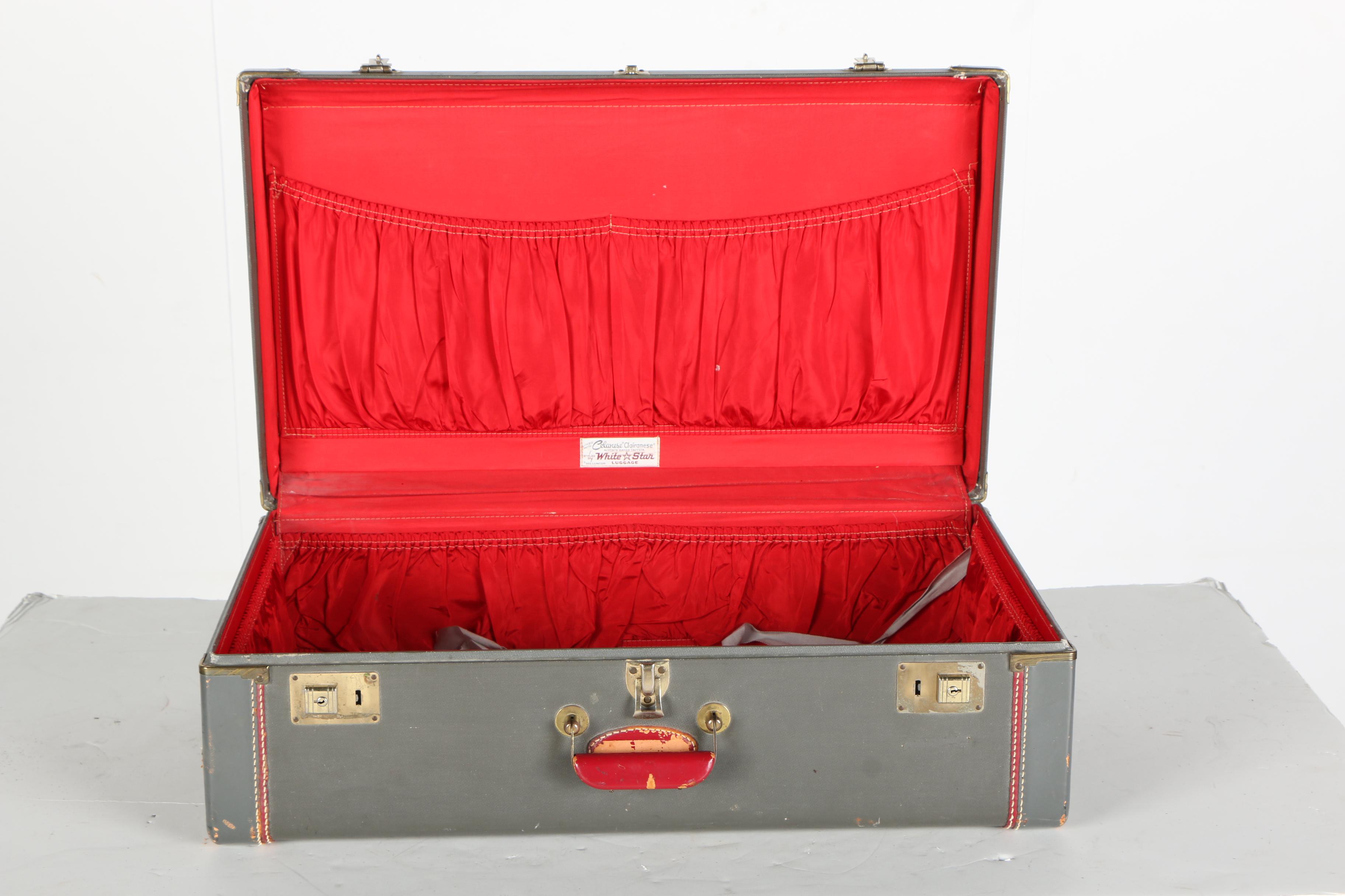 White Star Luggage Set With Plaid Suitcases