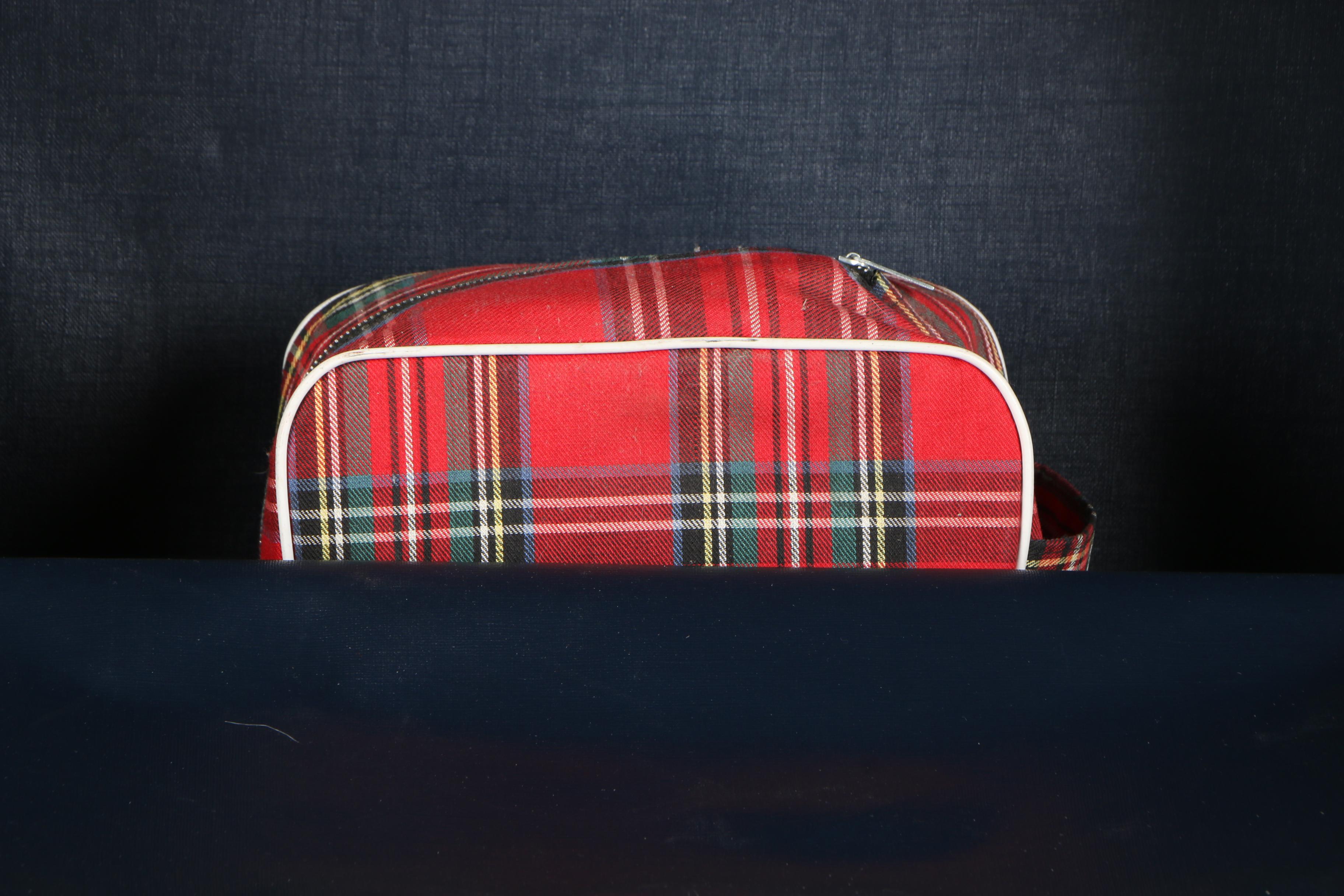 White Star Luggage Set With Plaid Suitcases