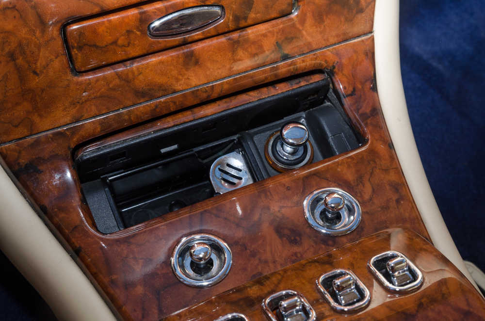 1999 Rolls-Royce Silver Seraph Luxury Sedan