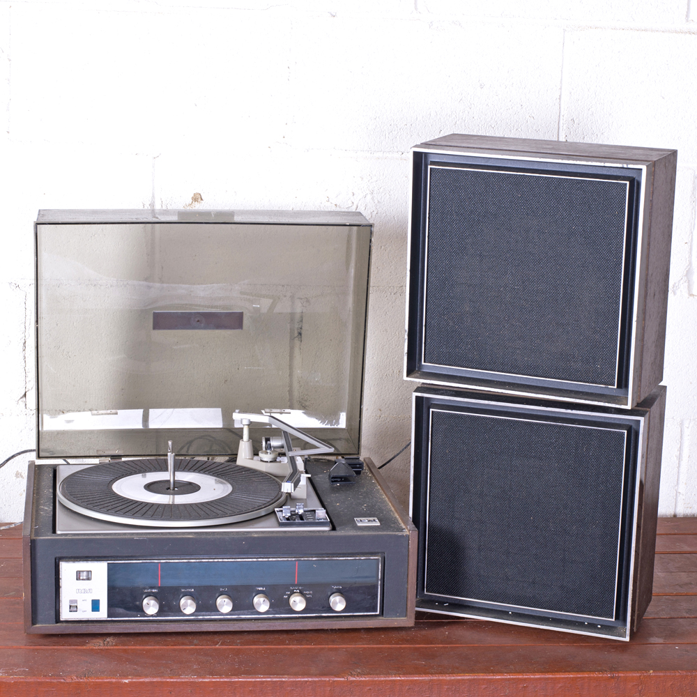 1970s-Era RCA Modular Series Record Player With Speakers