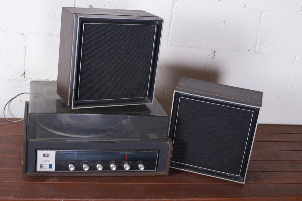 1970s-Era RCA Modular Series Record Player With Speakers