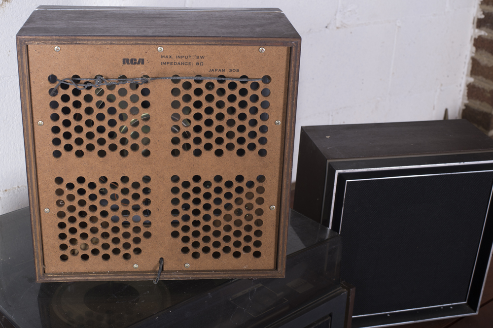 1970s-Era RCA Modular Series Record Player With Speakers