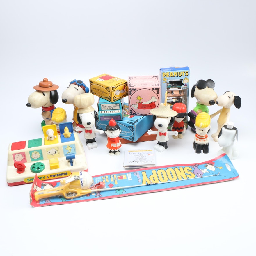 Assortment of Snoopy Memorabilia