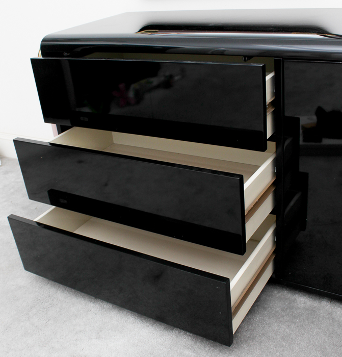 Modern Chest of Drawers