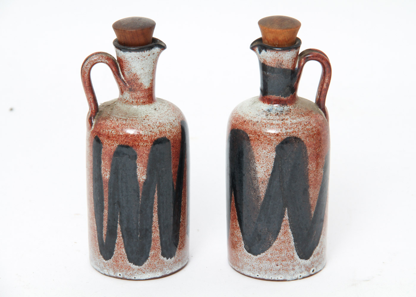 Stoneware Condiment Set with Teak Stand