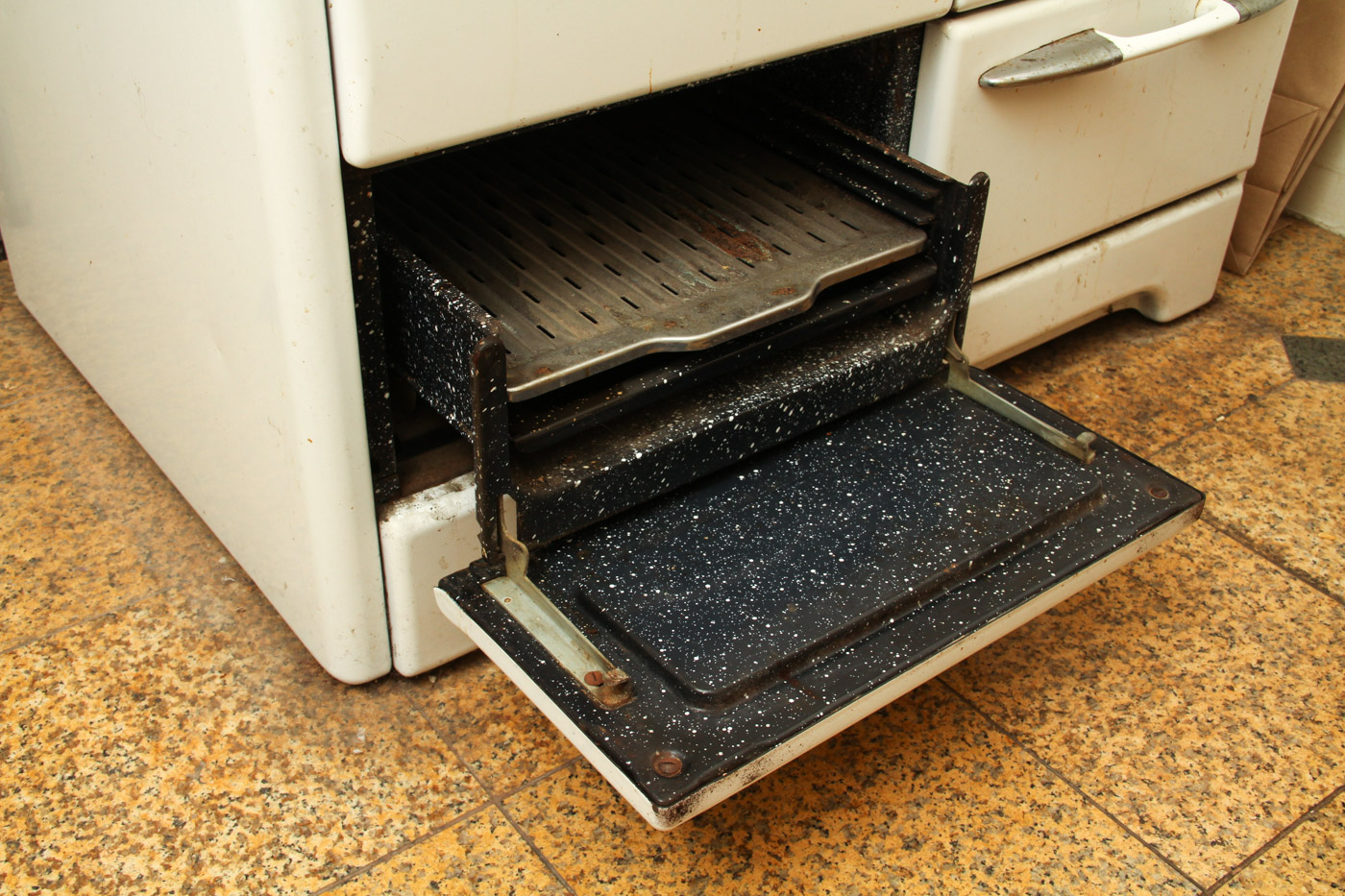 Vintage 1950s O'Keefe & Merritt Stove