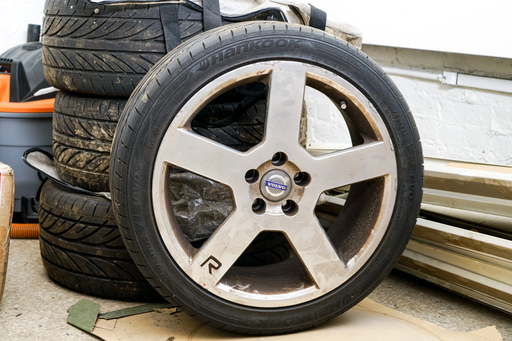 Hankook Ventus V12 EVO Racing Tires with Volvo Rims