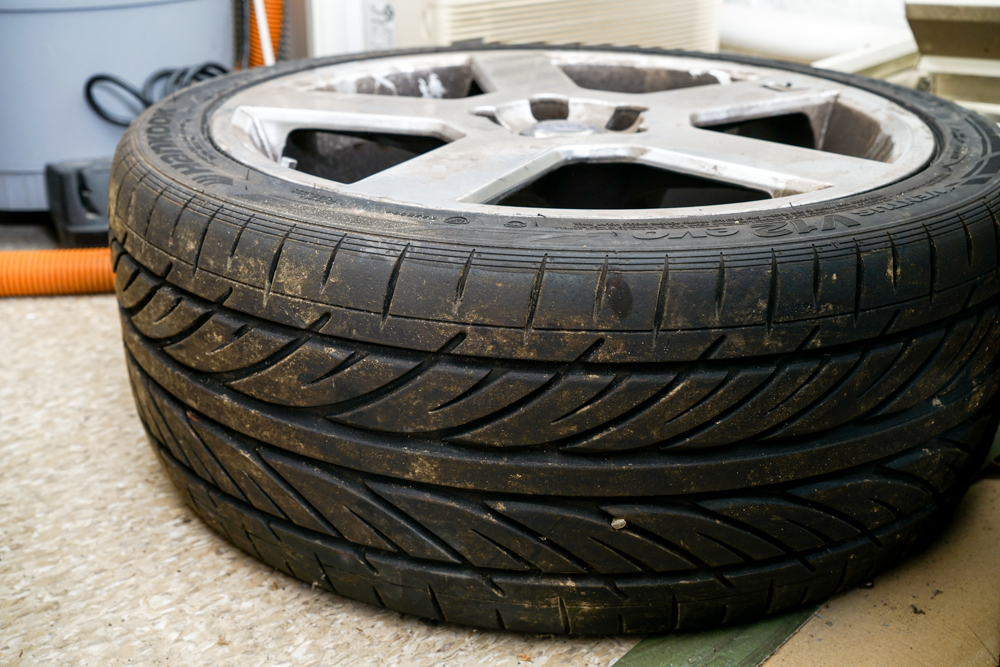 Hankook Ventus V12 EVO Racing Tires with Volvo Rims