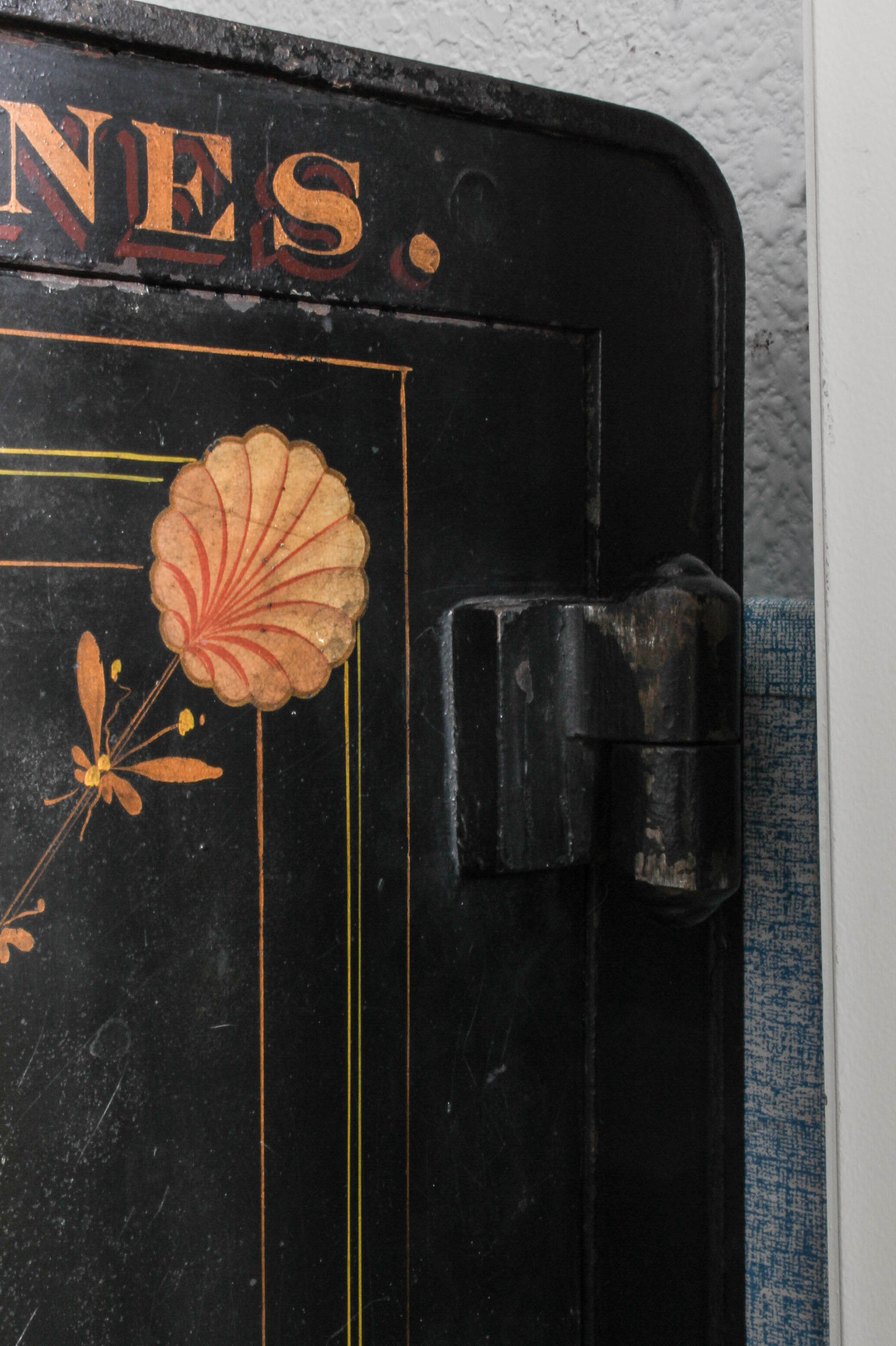 Antique Cast Iron Victor Safe