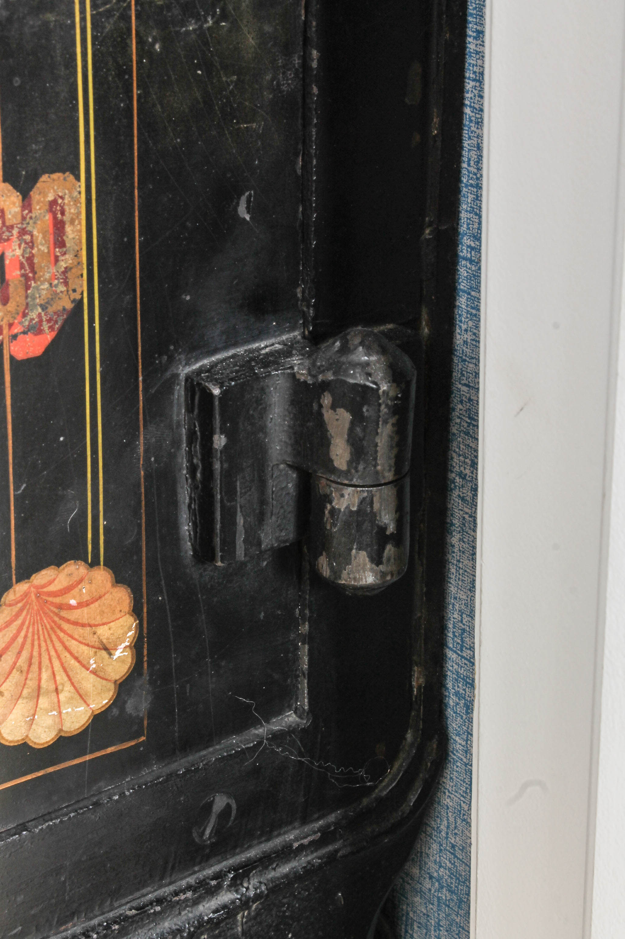 Antique Cast Iron Victor Safe