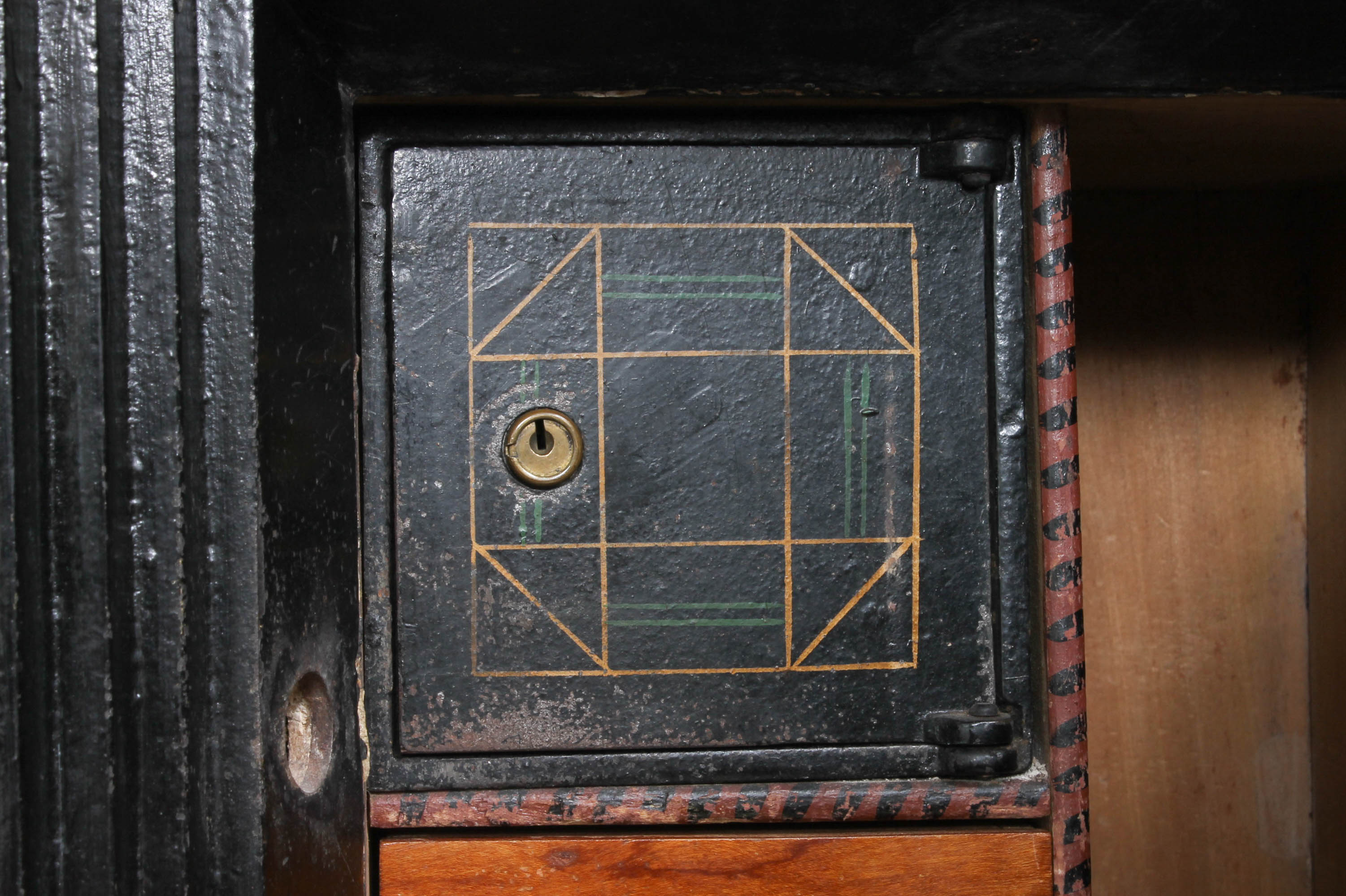 Antique Cast Iron Victor Safe