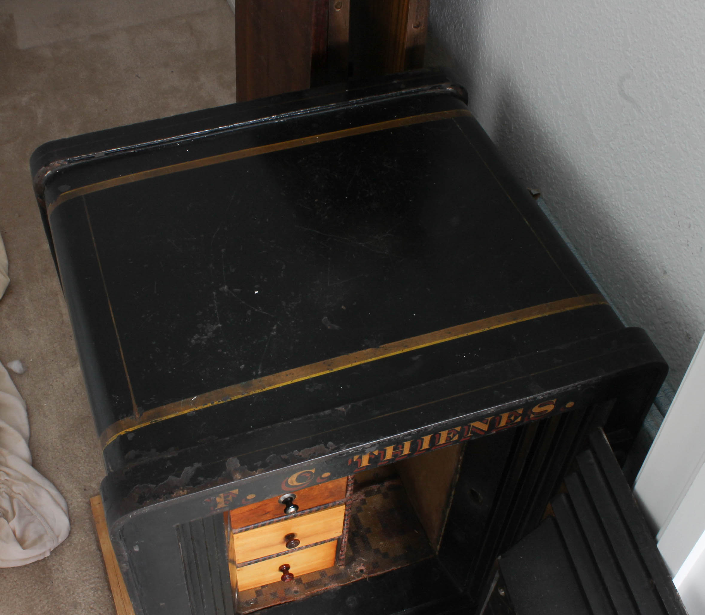 Antique Cast Iron Victor Safe