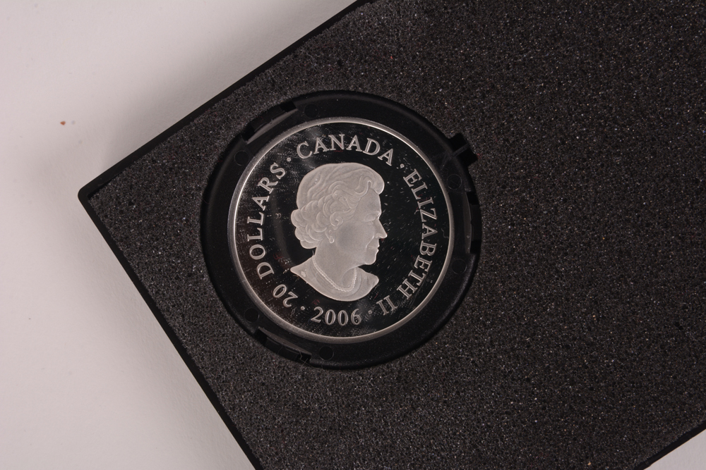 2006 Royal Canadian Mint "CN Tower"  Silver Holographic  Coin