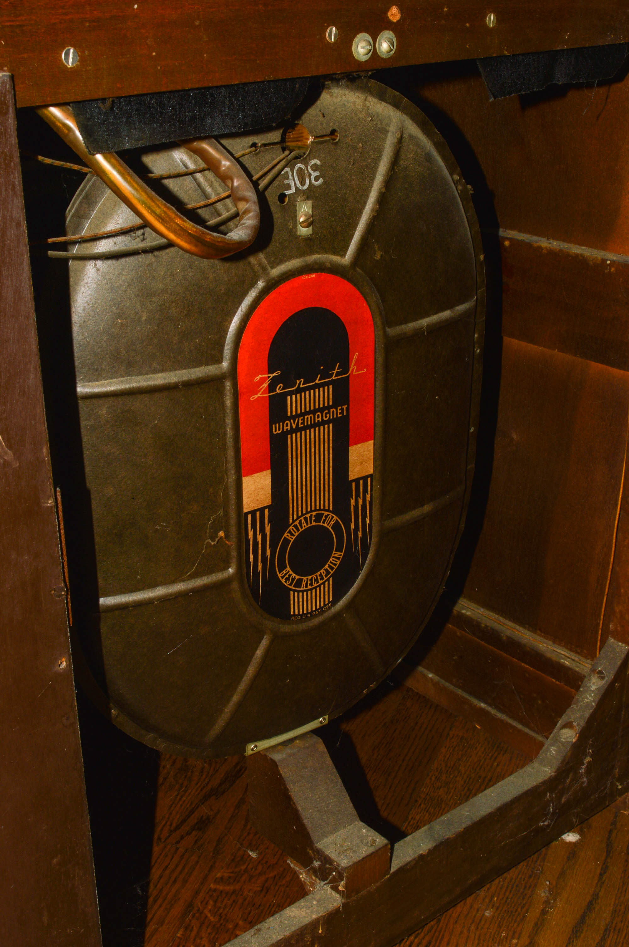Art Deco Stereo Cabinet With Radio