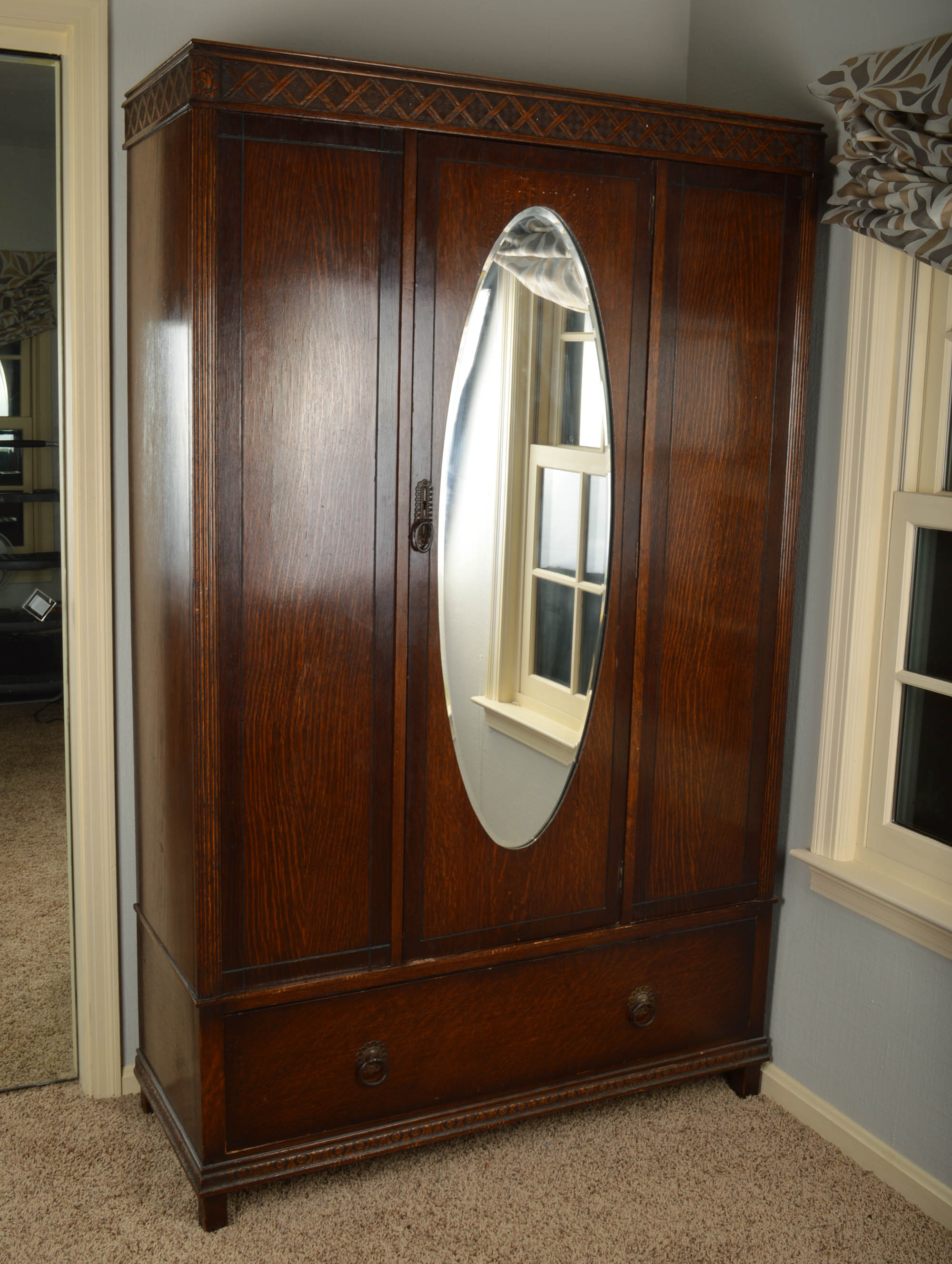 Antique English Quarter Sawn Oak Wardrobe