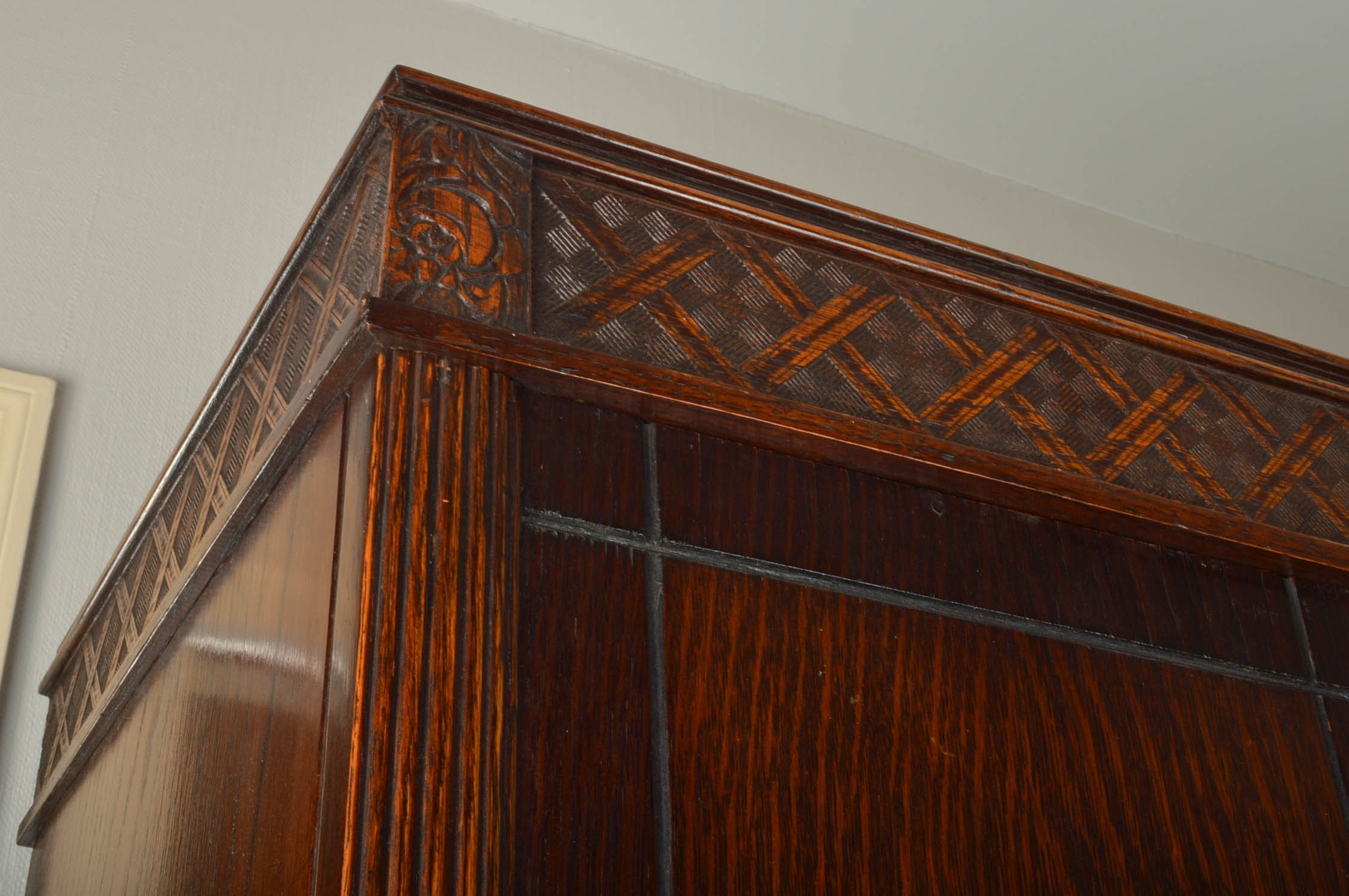 Antique English Quarter Sawn Oak Wardrobe