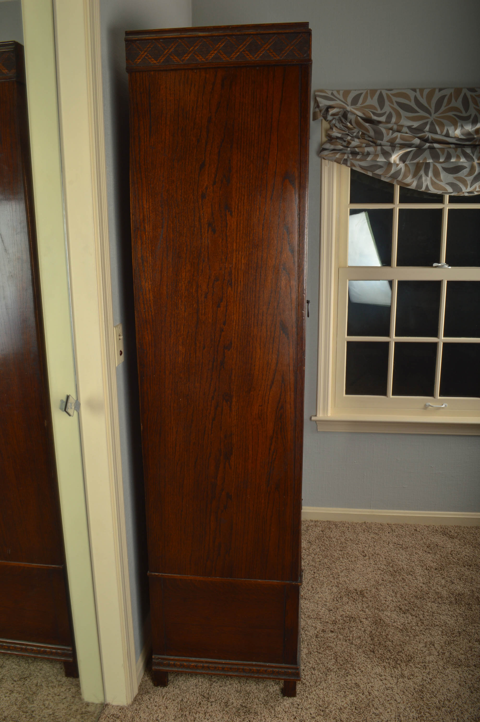 Antique English Quarter Sawn Oak Wardrobe