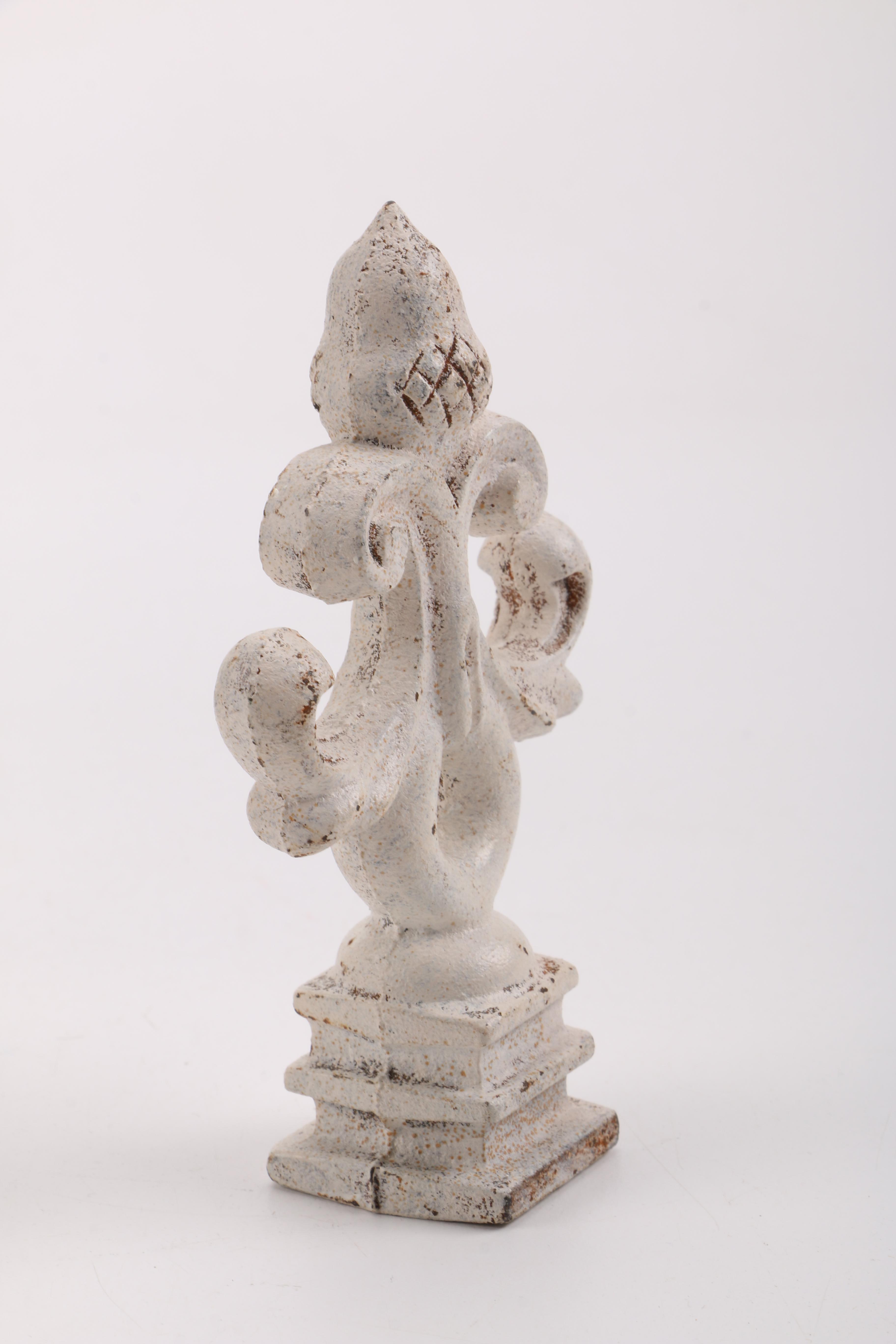 Metal Flowers and Fence Tops