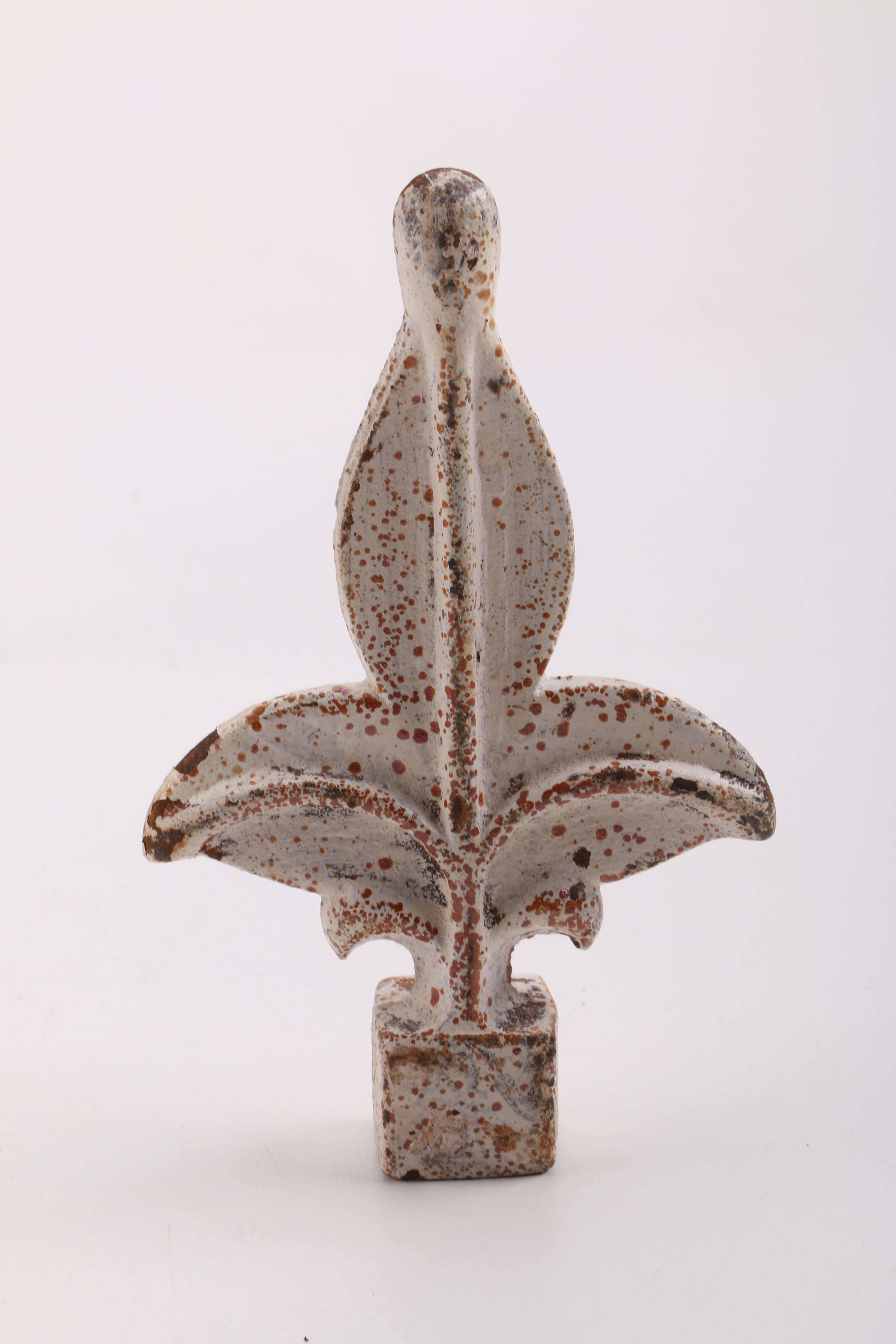 Metal Flowers and Fence Tops