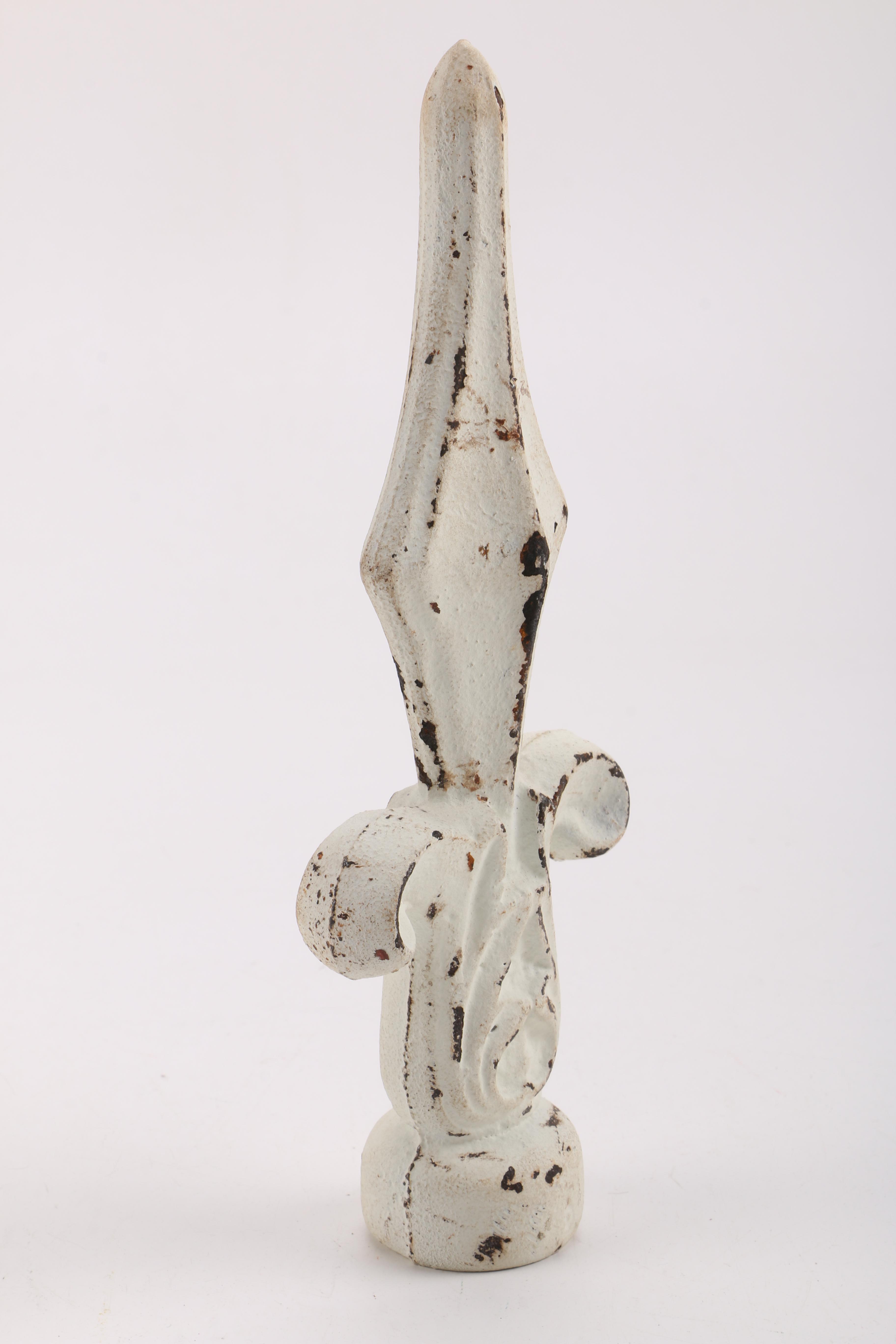 Metal Flowers and Fence Tops