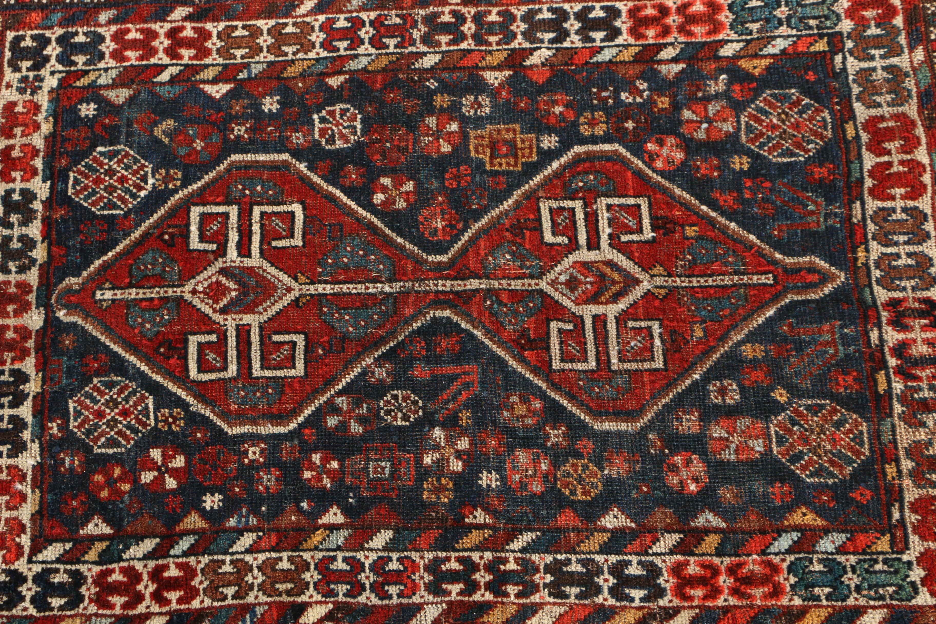 Hand-Knotted Qashqai Wool Accent Rug